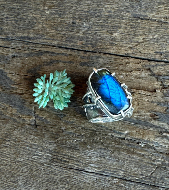 Luna Ring - Organic Prong Set Labradorite